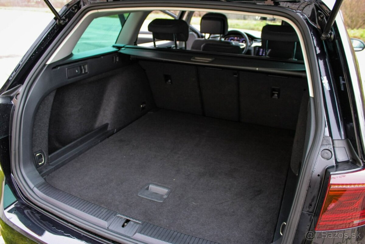 Volkswagen Passat Variant 2.0 TDI EVO Elegance DSG Virtual - 20