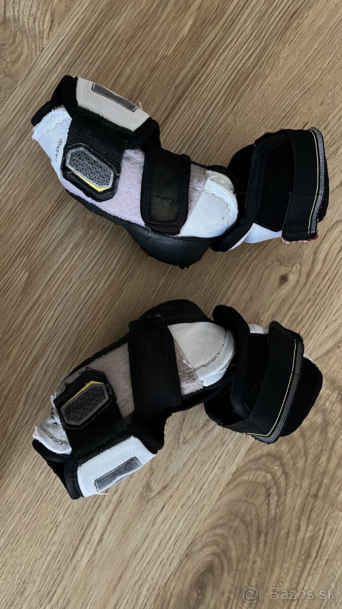 Hokejova vystroj - 20