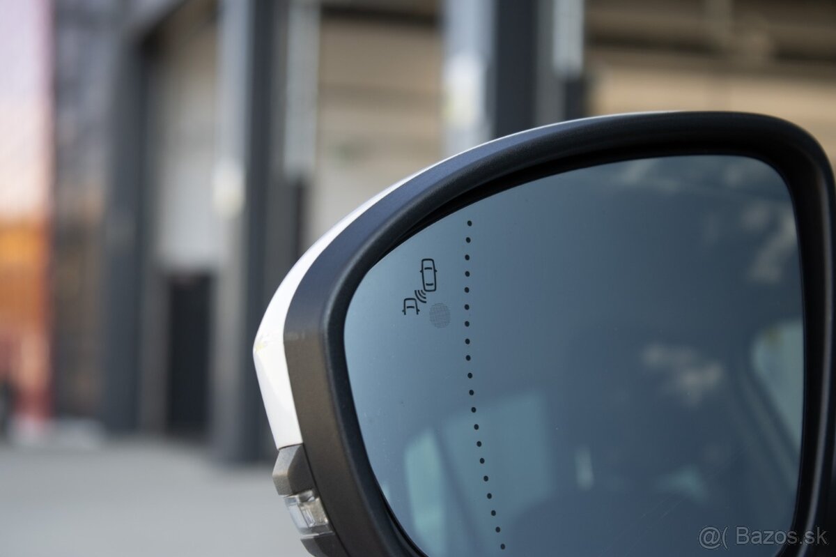 Renault Mégane Grandtour Energy TCe 130 BOSE 97kW 12/2017 - 20