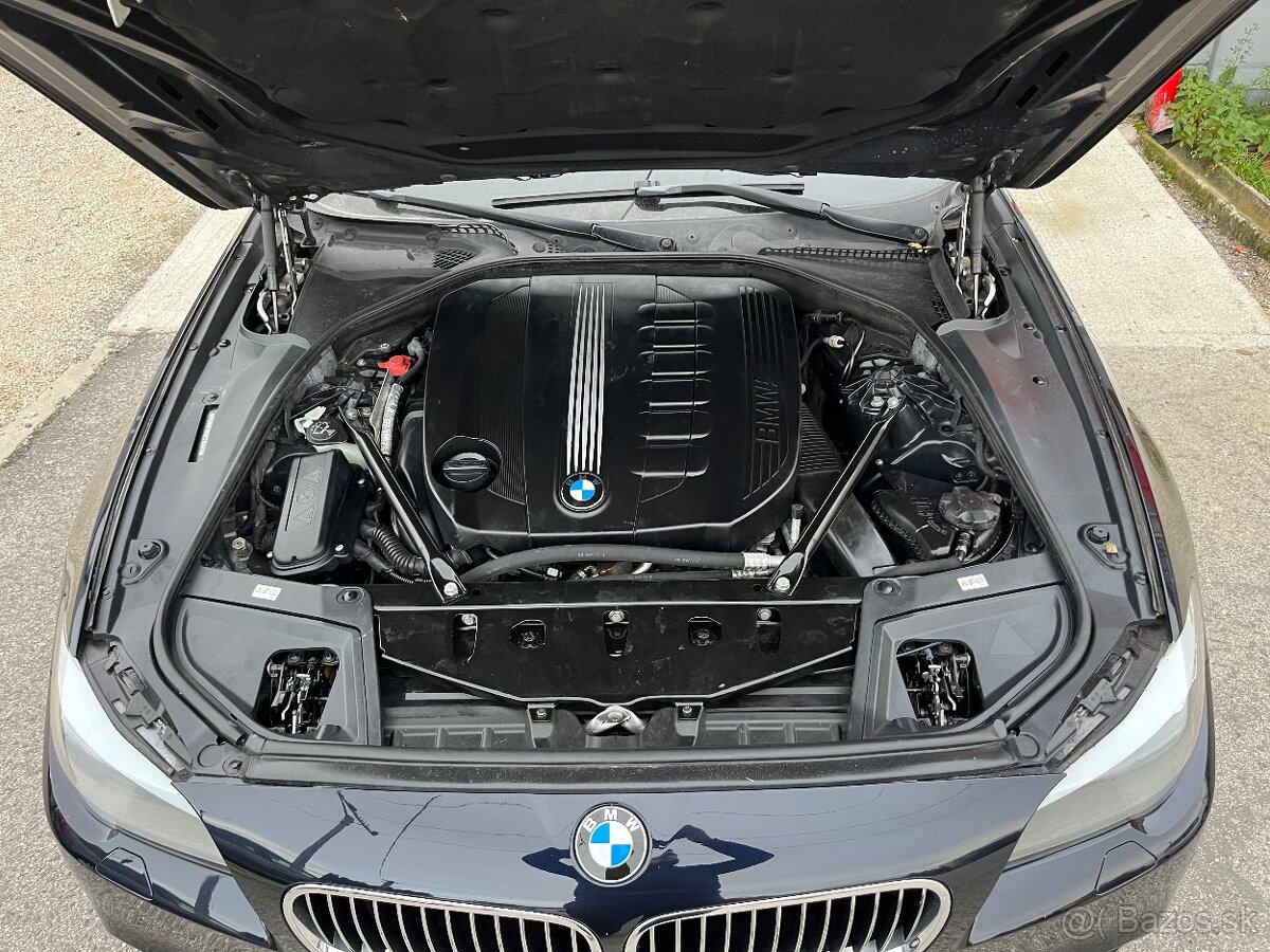 BMW Rad 5 F11 530D M-Packet = Navi, A/T, F1 Riadenie = - 20