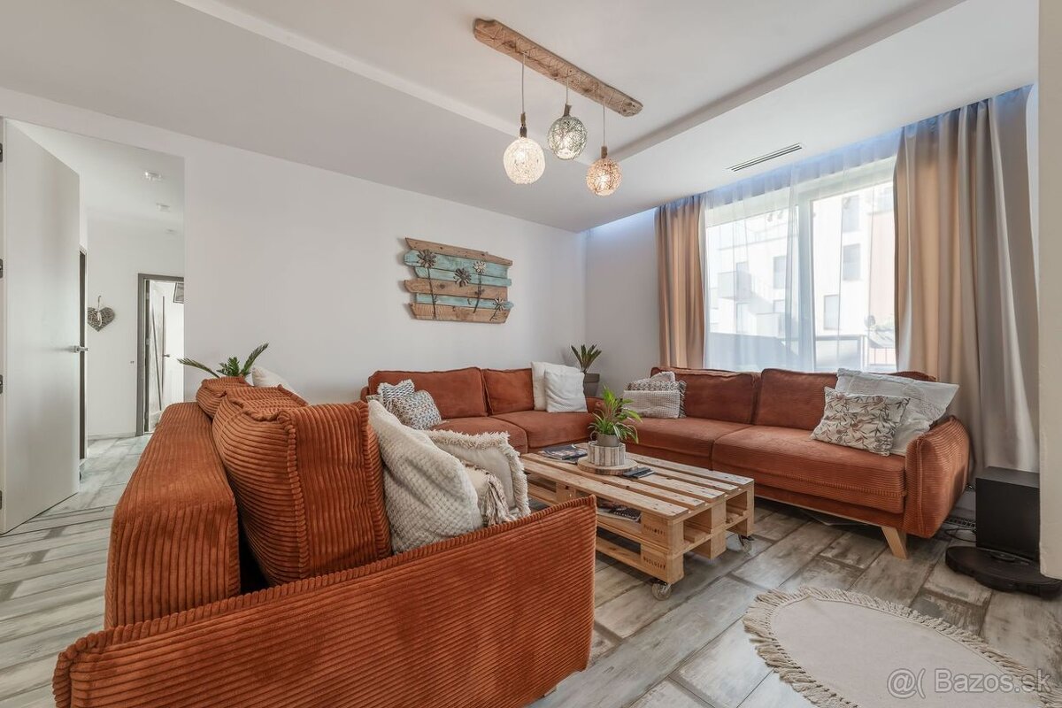 ZELENÁ STRÁŇ - PRIESTRANNÝ 4 IZBOVÝ BYT, 3 TERASY, 2 GARÁŽOV - 20