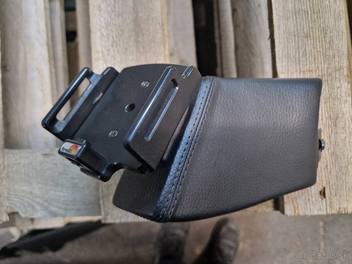 Diely interiéru Jeep Grand Cherokee WK2 2017 Summit - 20