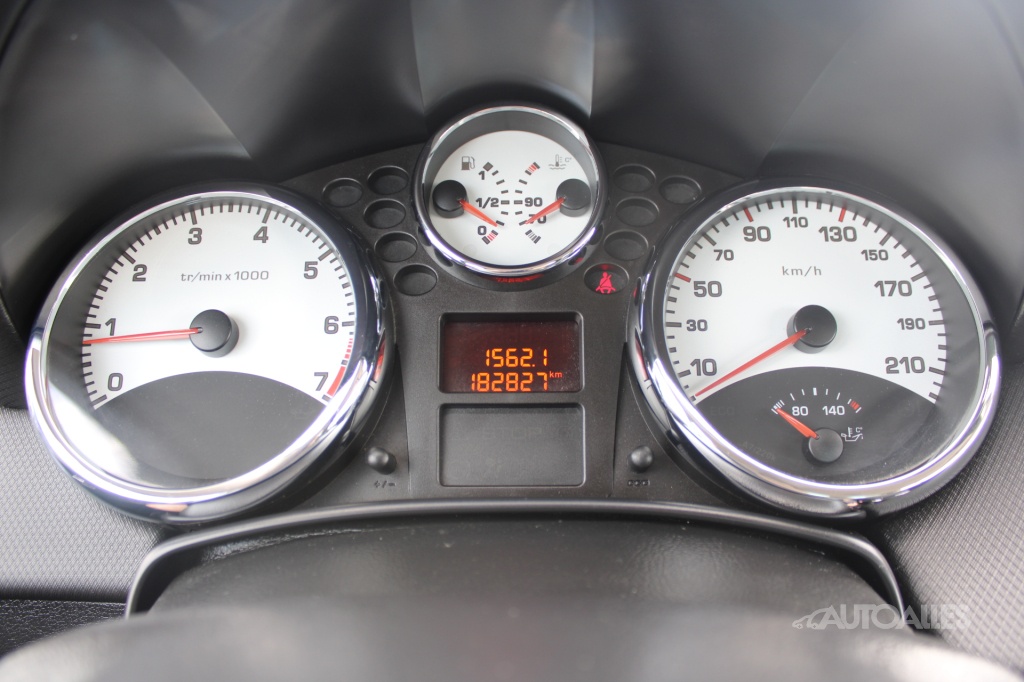 Peugeot 207 CC 1,6 VTi 88 kW - 20