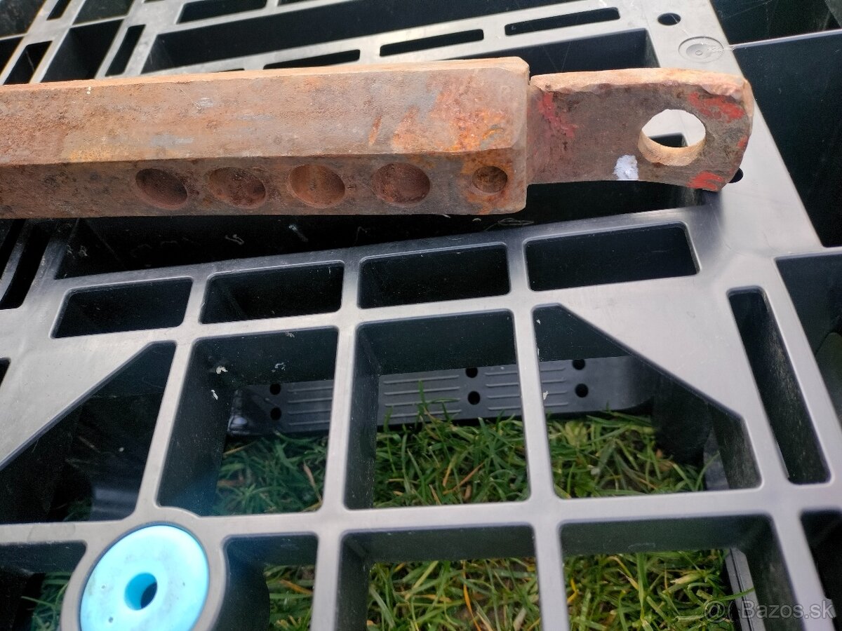 KUHN 280 SHRNOVAČ -- ruzné díly - 20