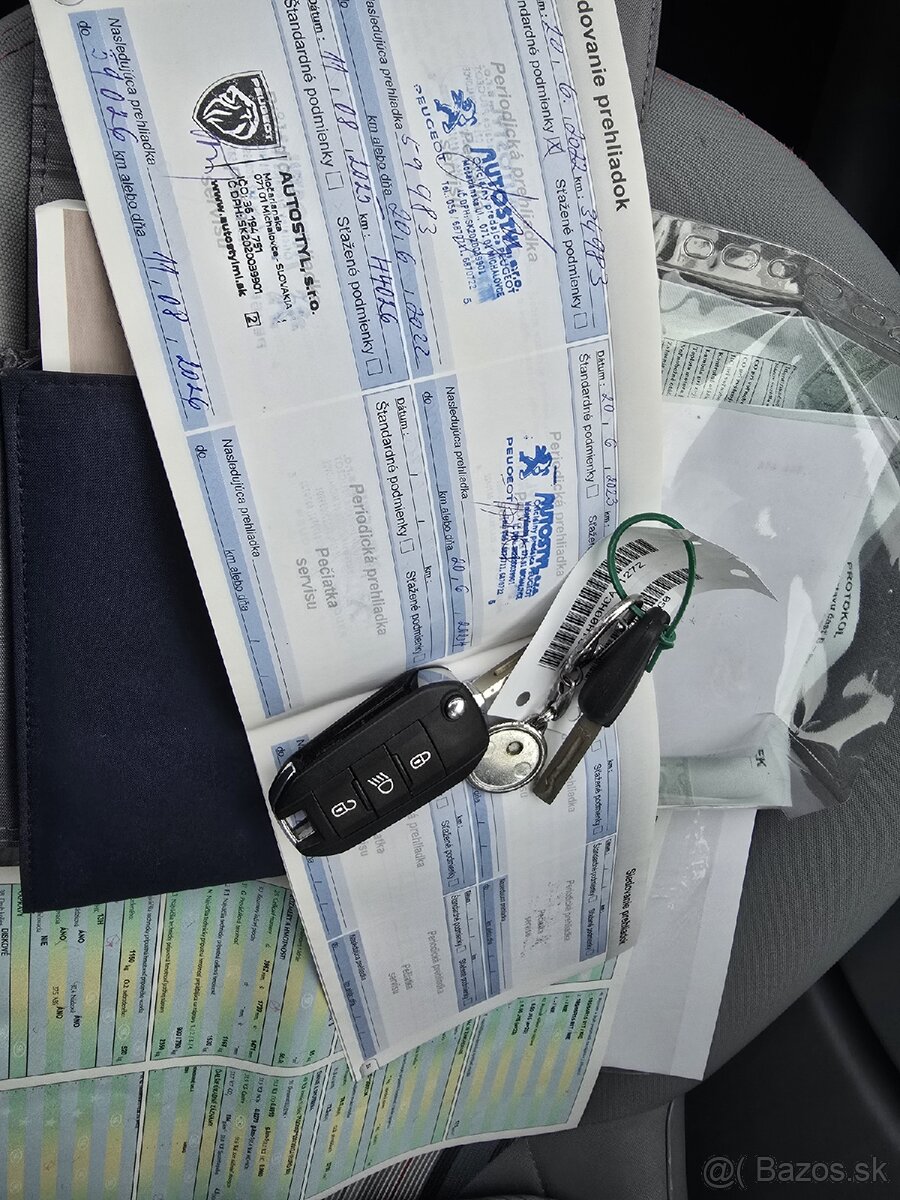 Predám Peugeot 208 1.2 benzín 45000km - 20