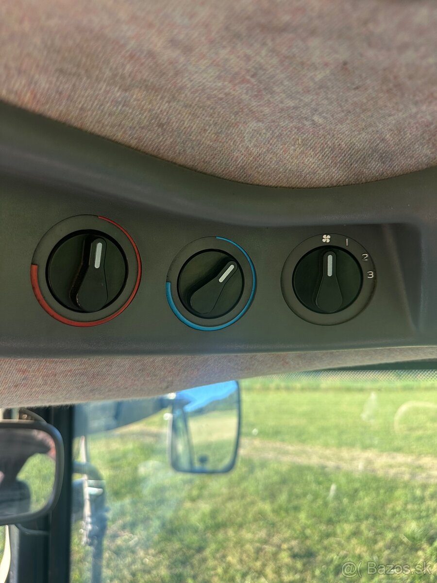 New Holland TS90 - 20