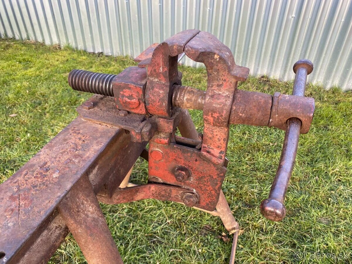 Kováčsky zverák - 20