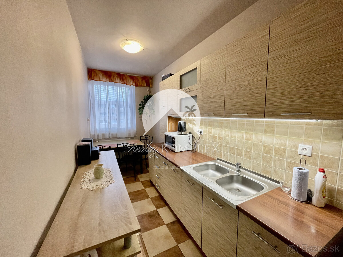 Reality KOMPLEX s.r.o. Vám ponúka 3-izbový byt s loggiou po - 20