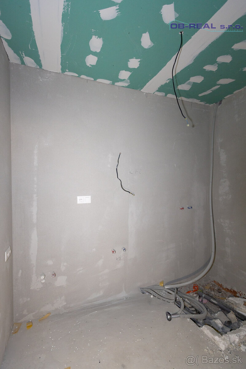 Exkluzívne ponúkame na predaj novostavby 4izb RD + garáž, v - 20