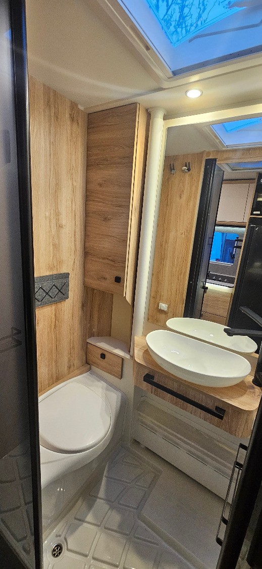 Karavany a obytné autá Euramobil - 20