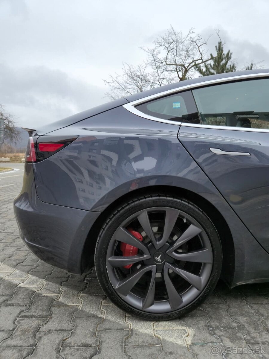 Tesla model 3 Performance (377kw/513k) - 20