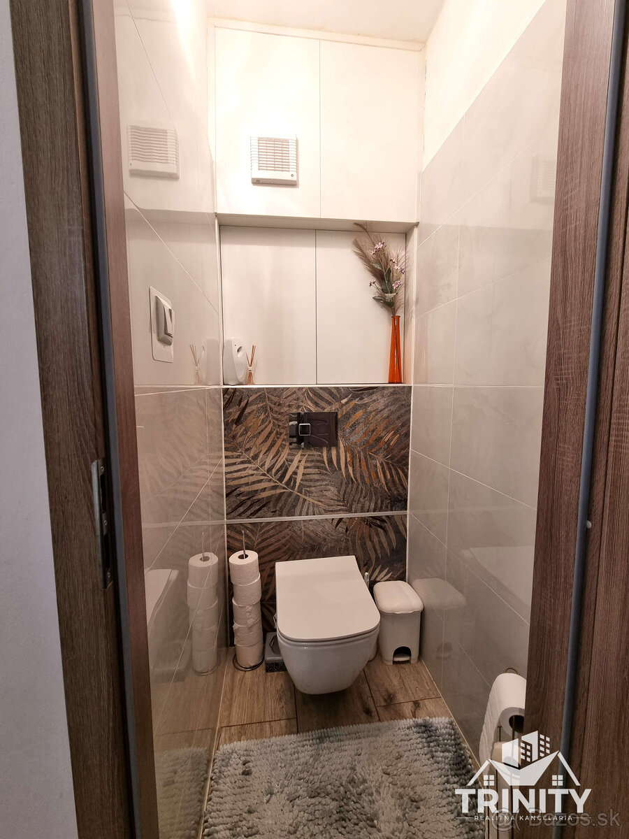 Na predaj veľký 3-izbový byt s balkónom v meste Nové Zámky - 20