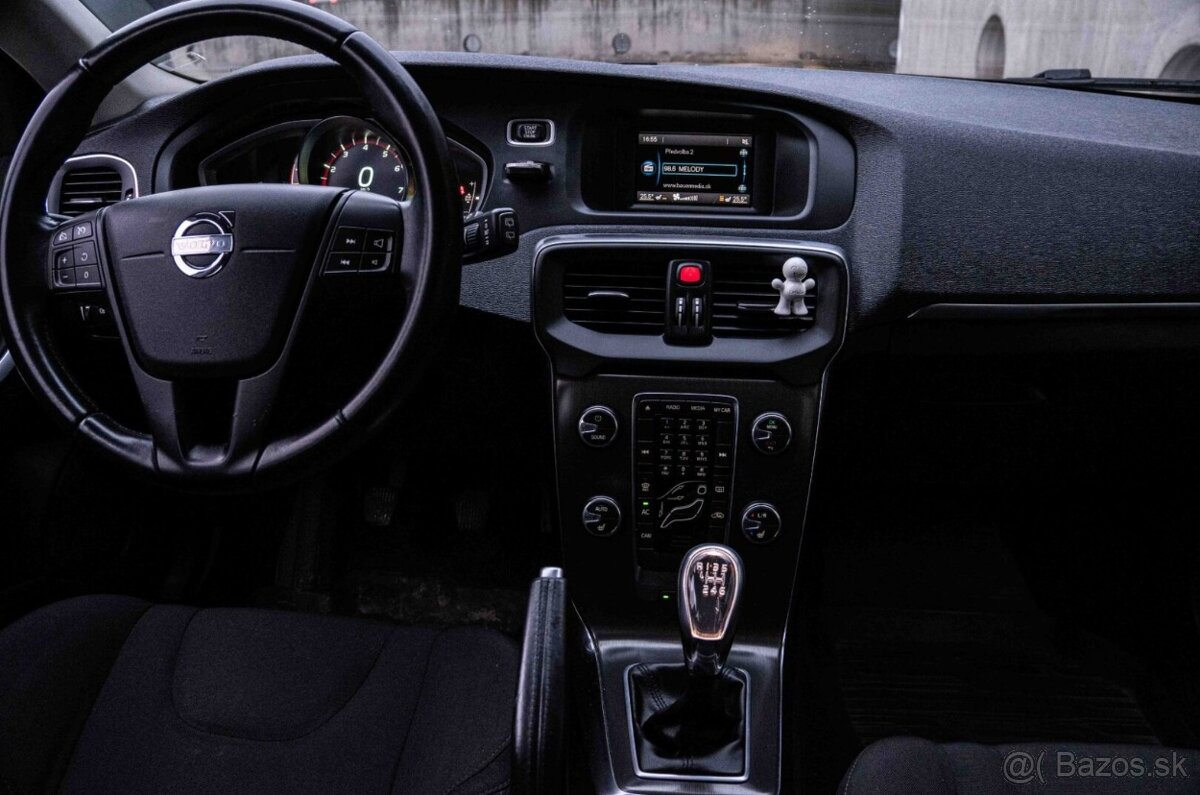 Volvo V40 T2 1.6L Momentum - 20