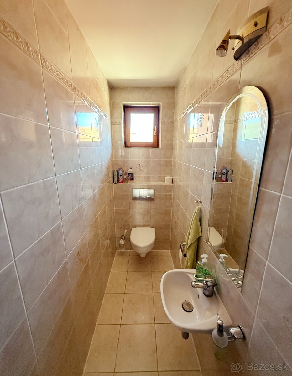 Na predaj Rodinný dom,Trenčín-Zlatovce, krásny pozemok 900m2 - 20