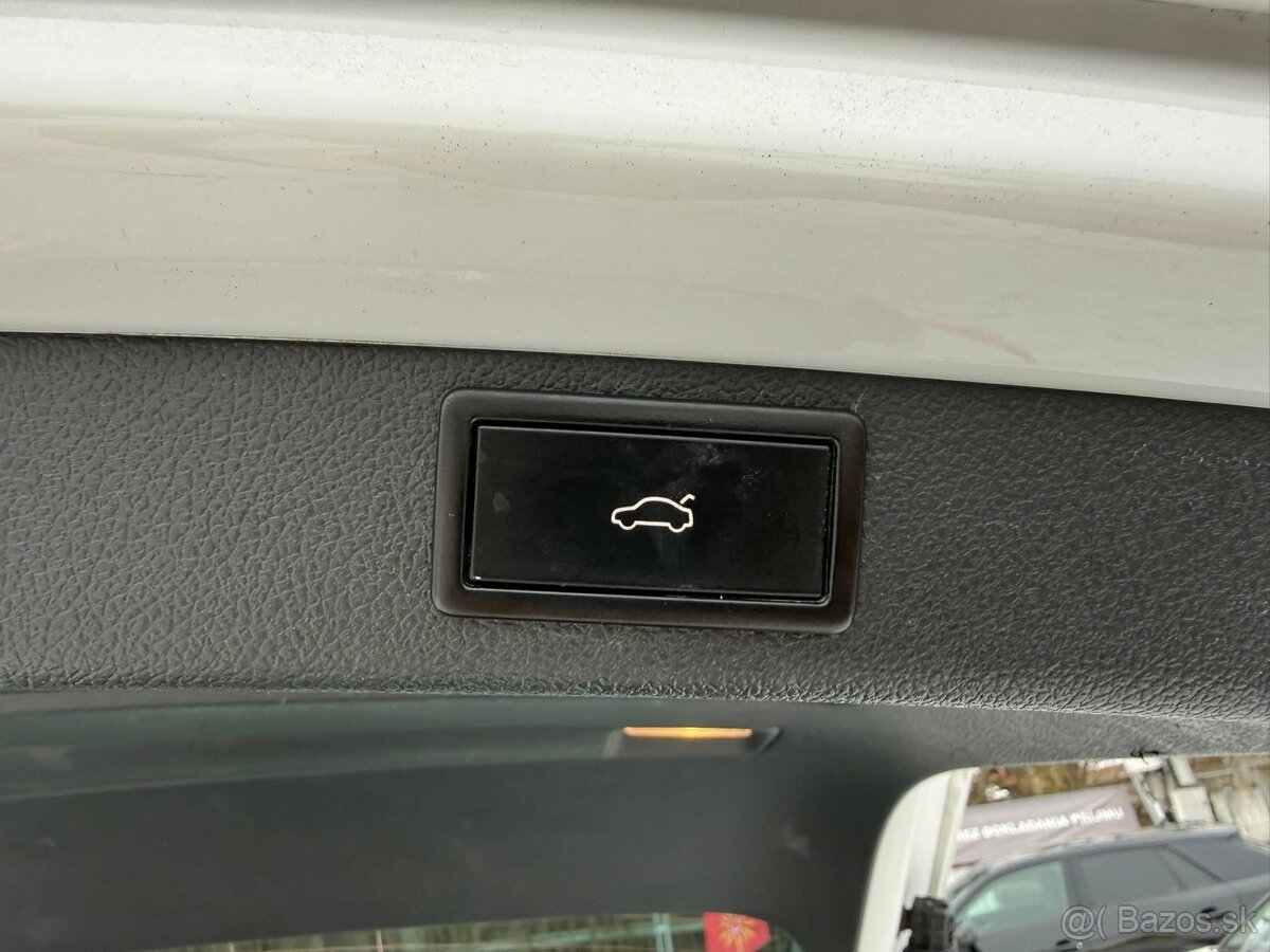 Škoda Superb Combi 2.0 TDI CR 140k Elegance DSG - 20