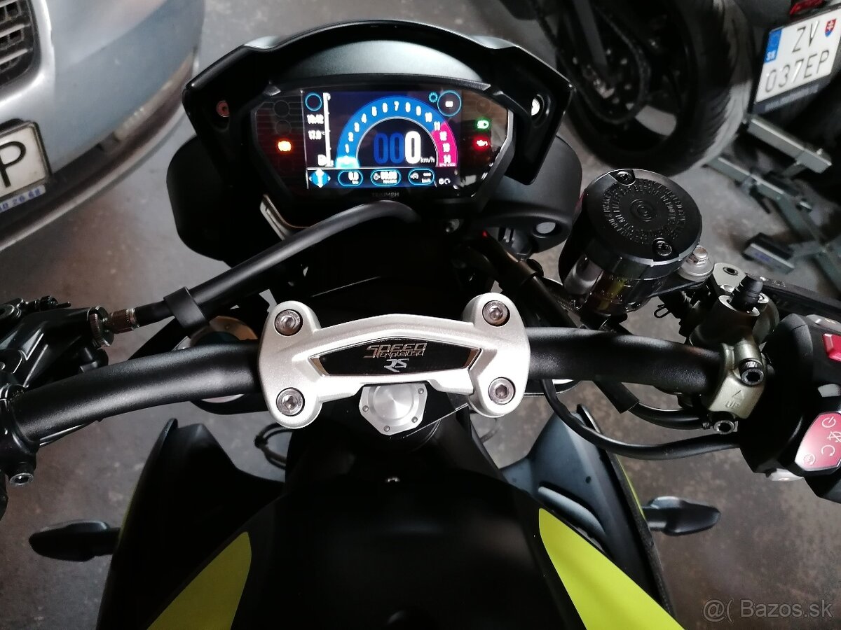 TRIUMPH 1050 Speed Triple RS 4/2021 - 20