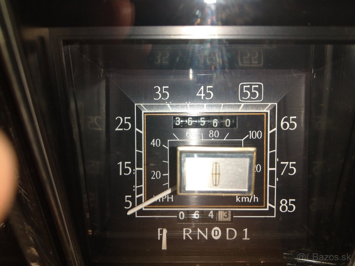 LINCOLN Town Car 1985 V8 - 20