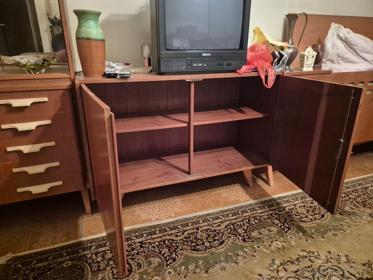 Ponúkam zachovalý retro nábytok z 80tych rokov - 20