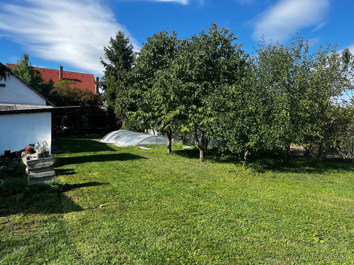 PREDAJ : Rodinný dom s bazénom - 20