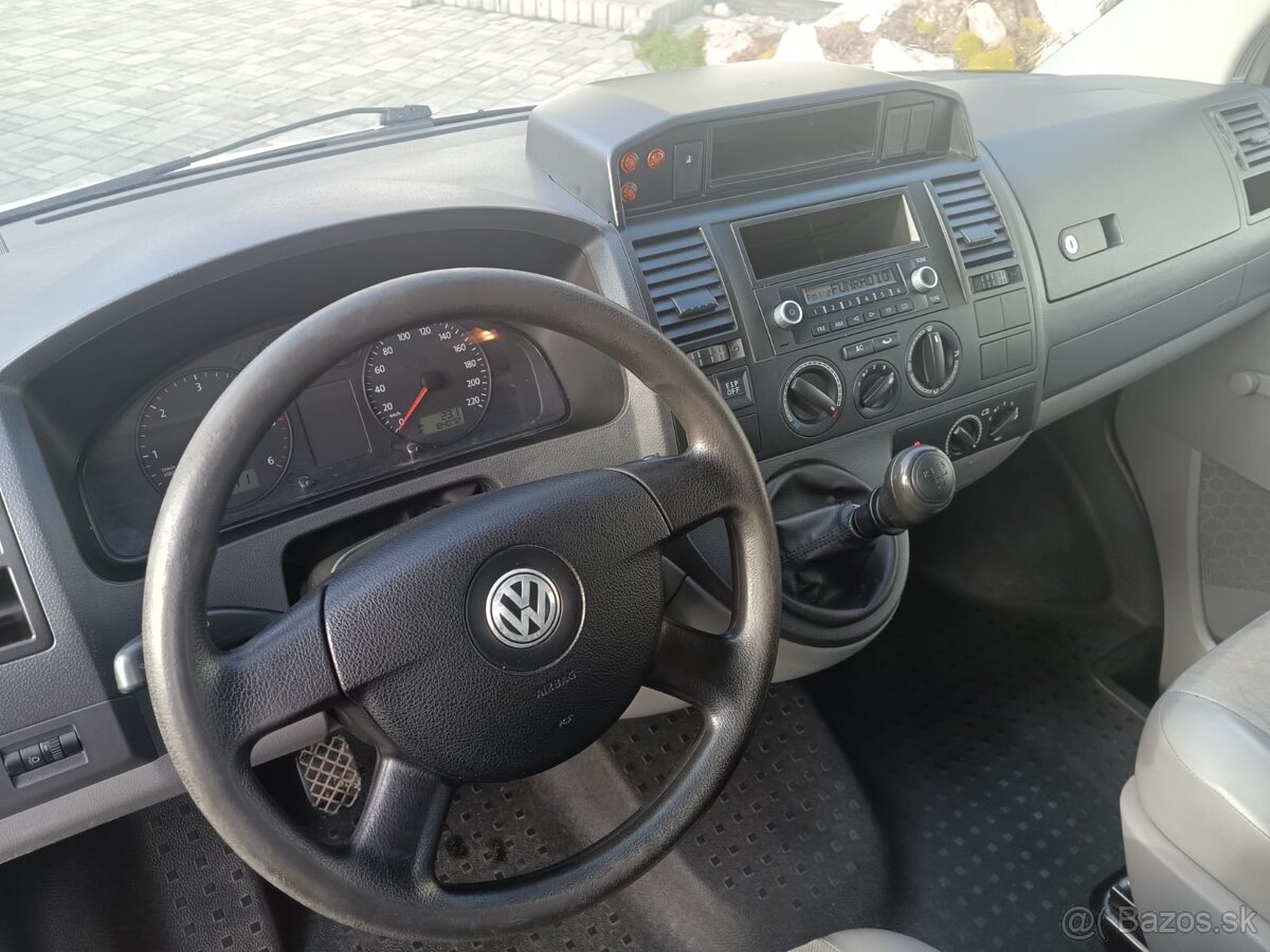VOLKSWAGEN TRANSPORTER T5 - 9 miestny - 20