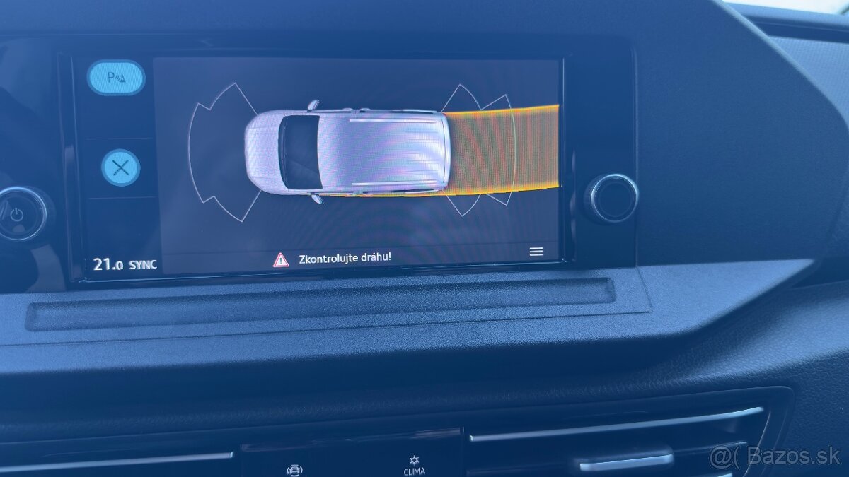 VW Caddy 4x4 2,0Tdi 90kw rok 2022 - 20