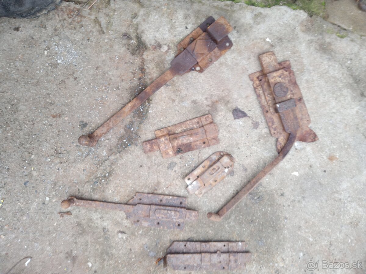 Olejničky.kopyto.nadoby.zamky - 20