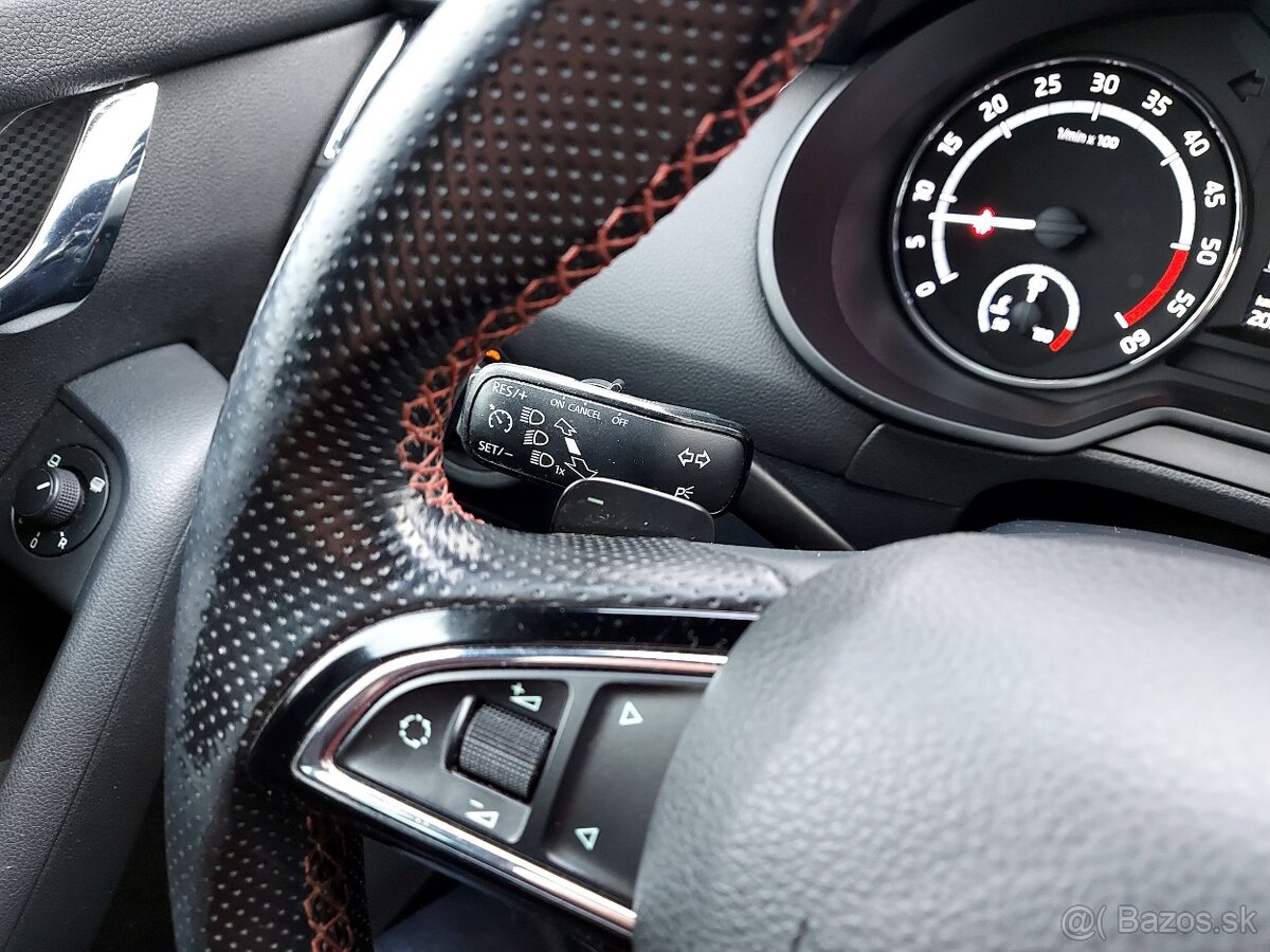 Škoda Octavia Combi 2.0 TDI DPF RS DSG - 20