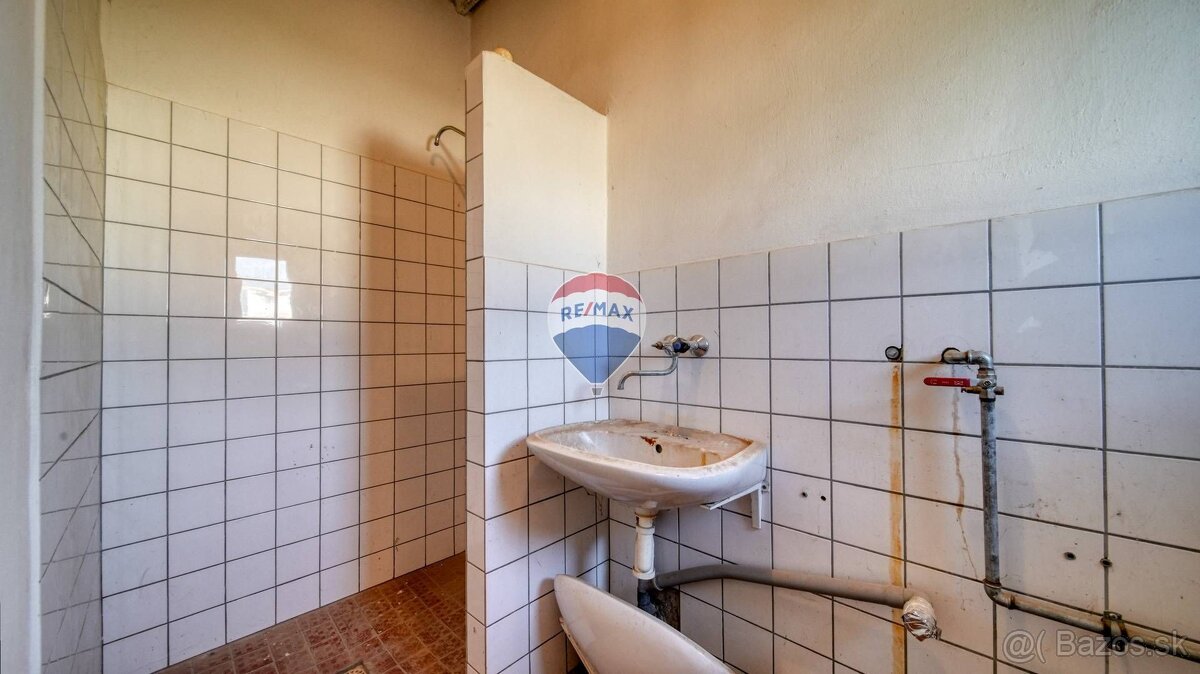 Priemyselný areál na predaj, Rakovice - 20