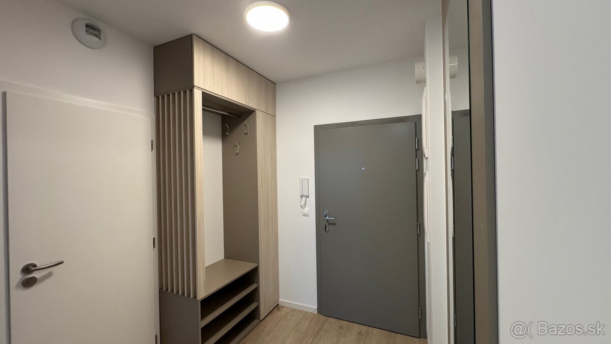 Na prenájom 2-izbový byt s balkónom a parkingom – FUNGL NOVÝ - 20
