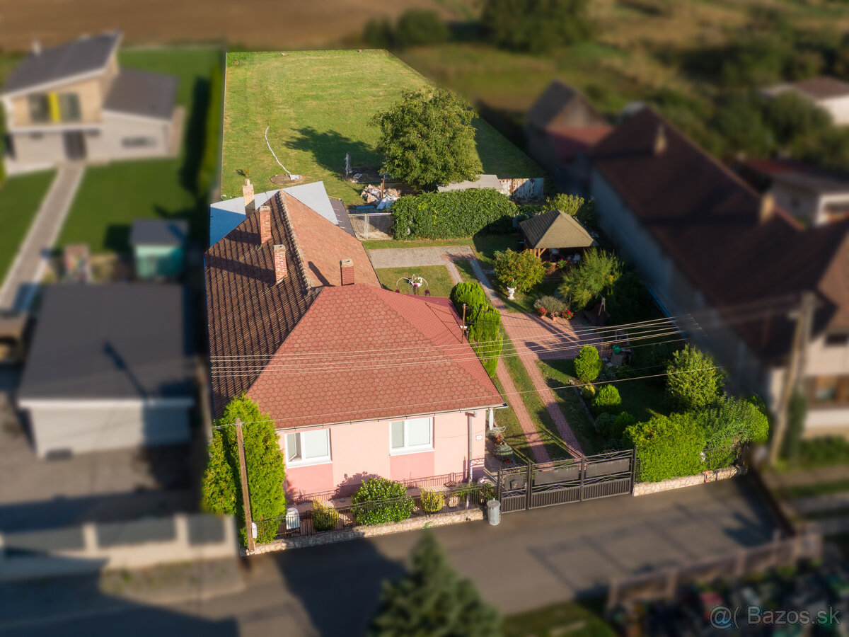 Rodinný dom s veľkým pozemkom | 2 064 m² | Komárovce - 20