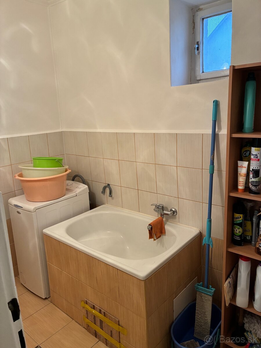 Rodinný dom 4.izbový + viničný domček s pozemkom - 20