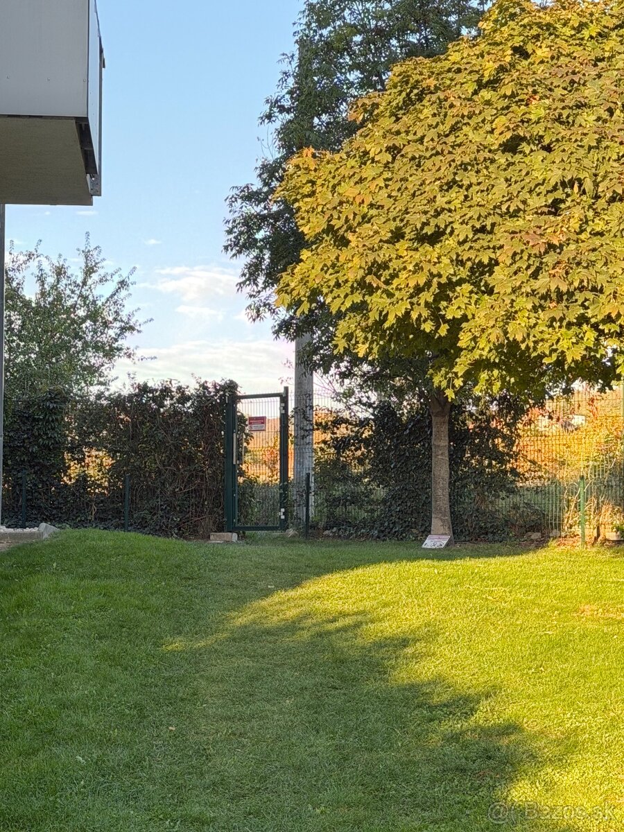 Predaj 2-izbového bytu s predzáhradkou a parkovaním v Rači - 20