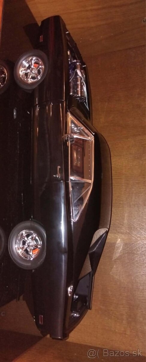 Dodge Chalanger R/T V MIERKE 1:8 - 20