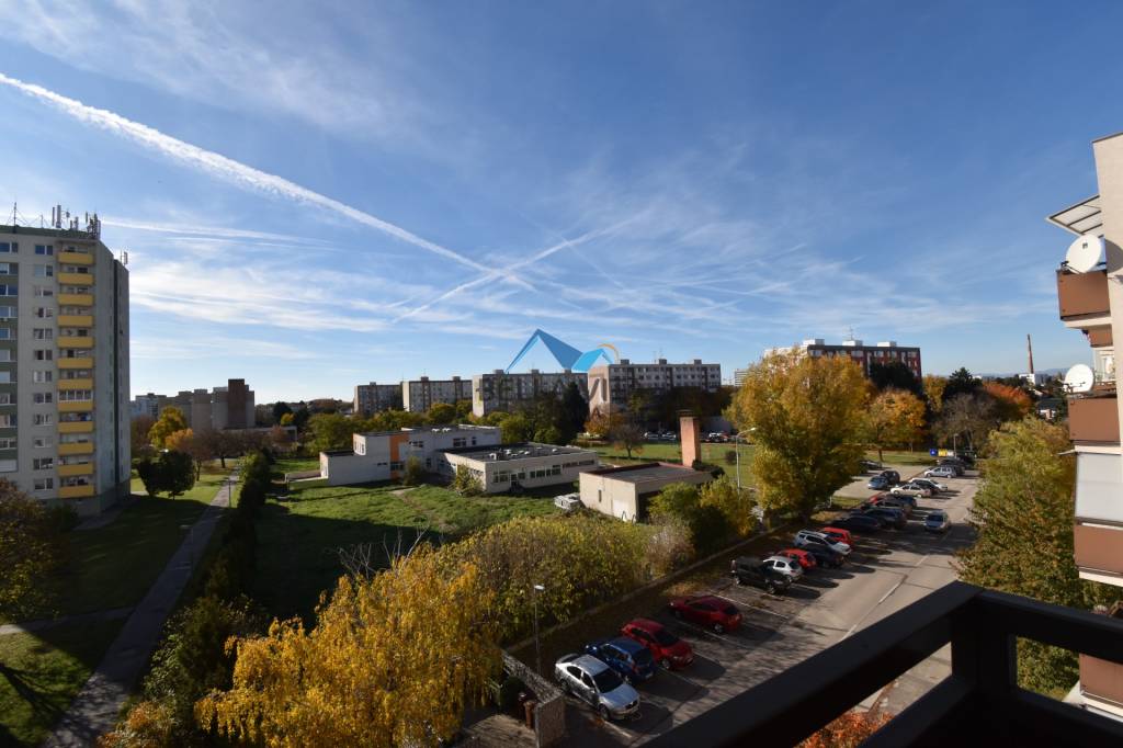 EXKLUZÍVNE Priestranný 2-izbový byt s balkónom v centre Gala - 20