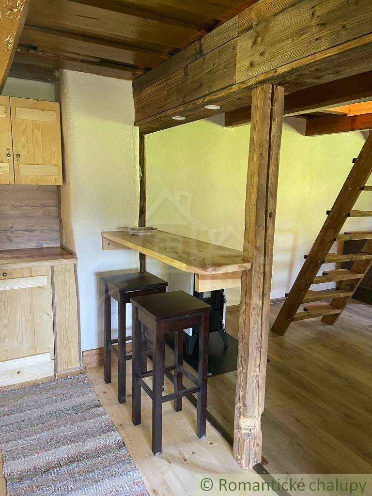 Kompletne zrekonštruovaná drevenička na polosamote pri Ján - 20