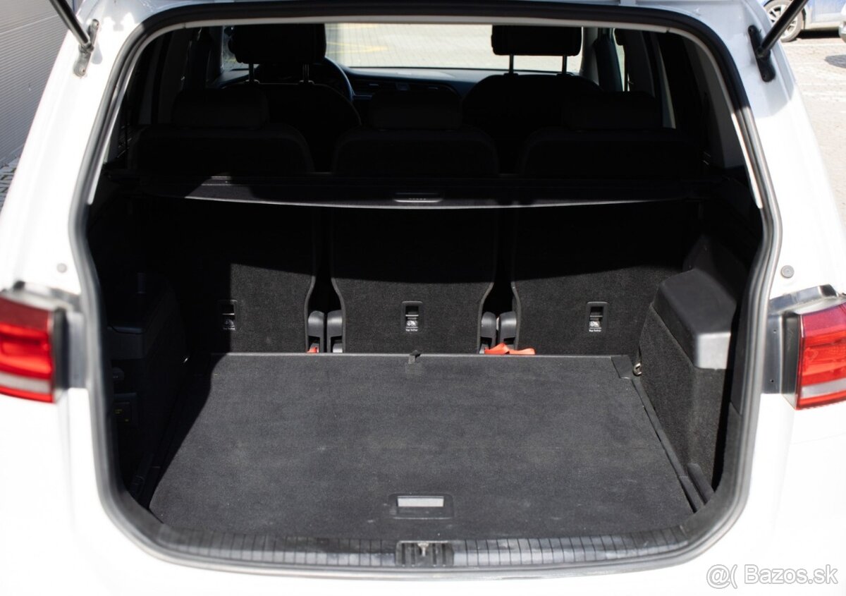 VW Touran Hi-line 100% stav - 20
