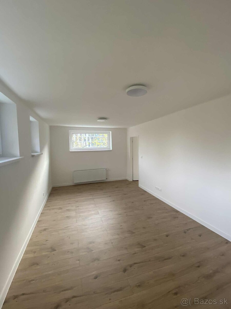 Priestranný 2-izb. byt na prenájom Staré Mesto - 20