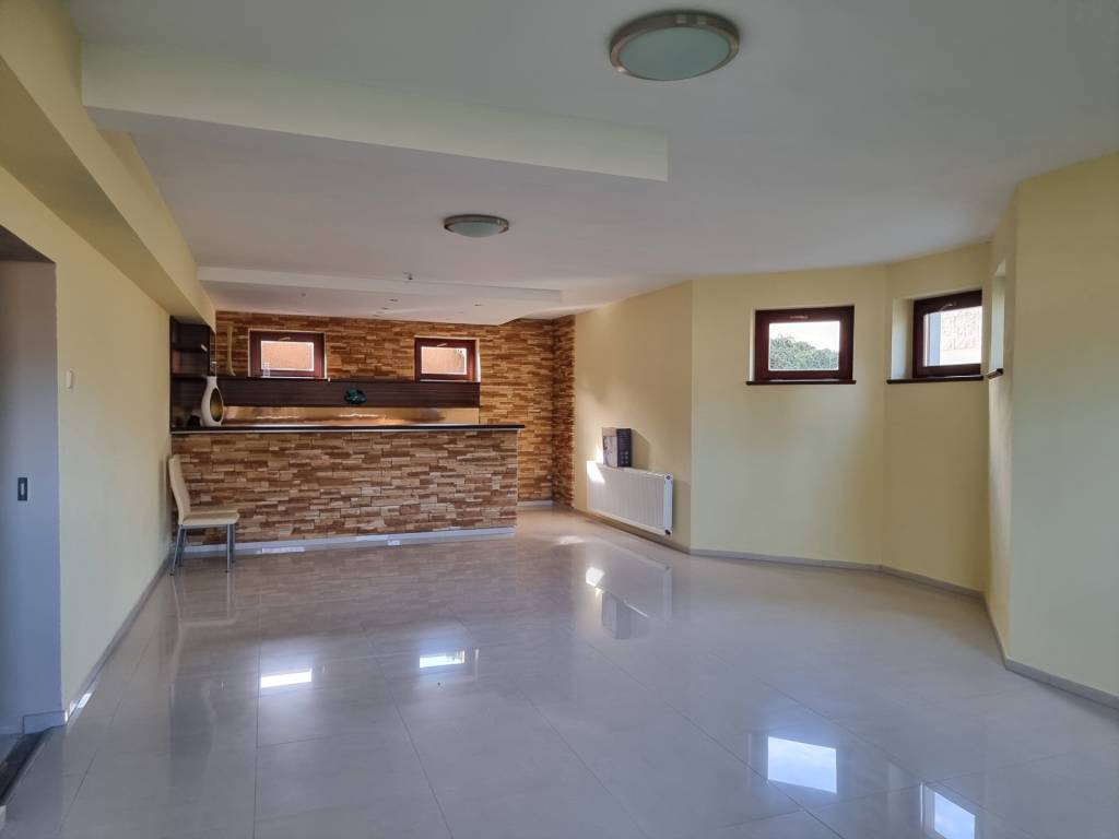 EXKLUZÍVNA VILA - NITRA - PREDAJ - 20