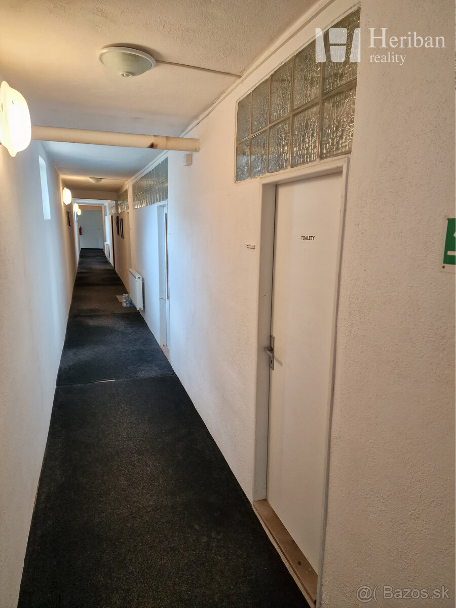 Admin.budovy + sklady, 65 ár.pozemok, k.ú. Mokrance/Moldava - 20