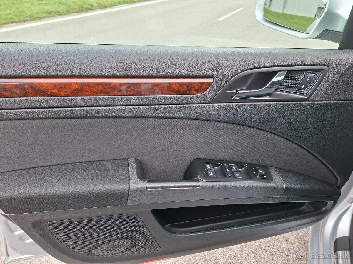 Škoda Superb Combi 2.0 TDI - 20