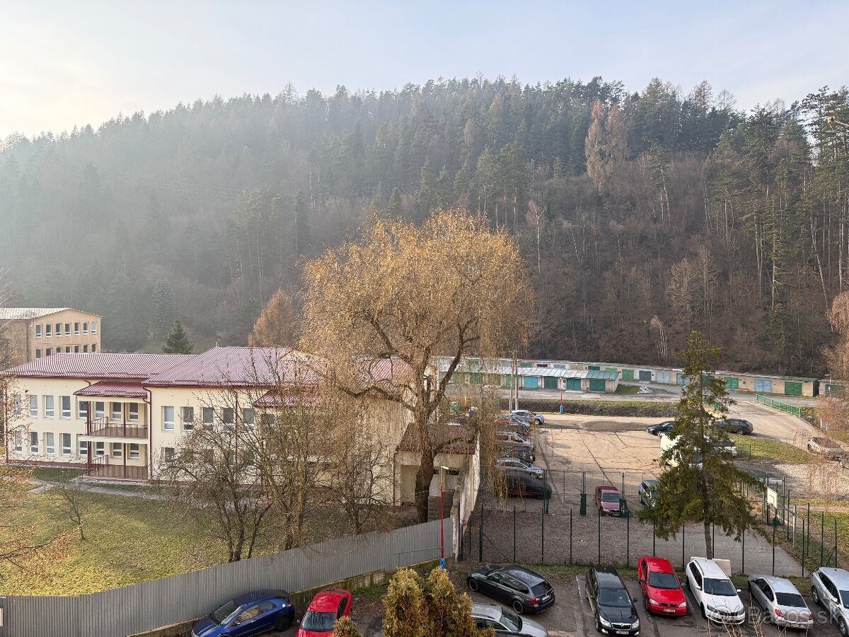 EXKLUZÍVNE NA PREDAJ 2-IZBOVÝ BYT , KROMPACHY - 20