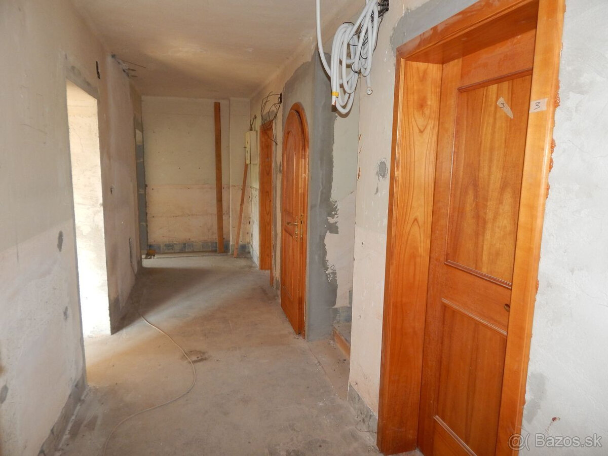 EXKLUZÍVNE-SPEKTRUM REALITY- Na predaj 7-izbový rodinný dom - 20