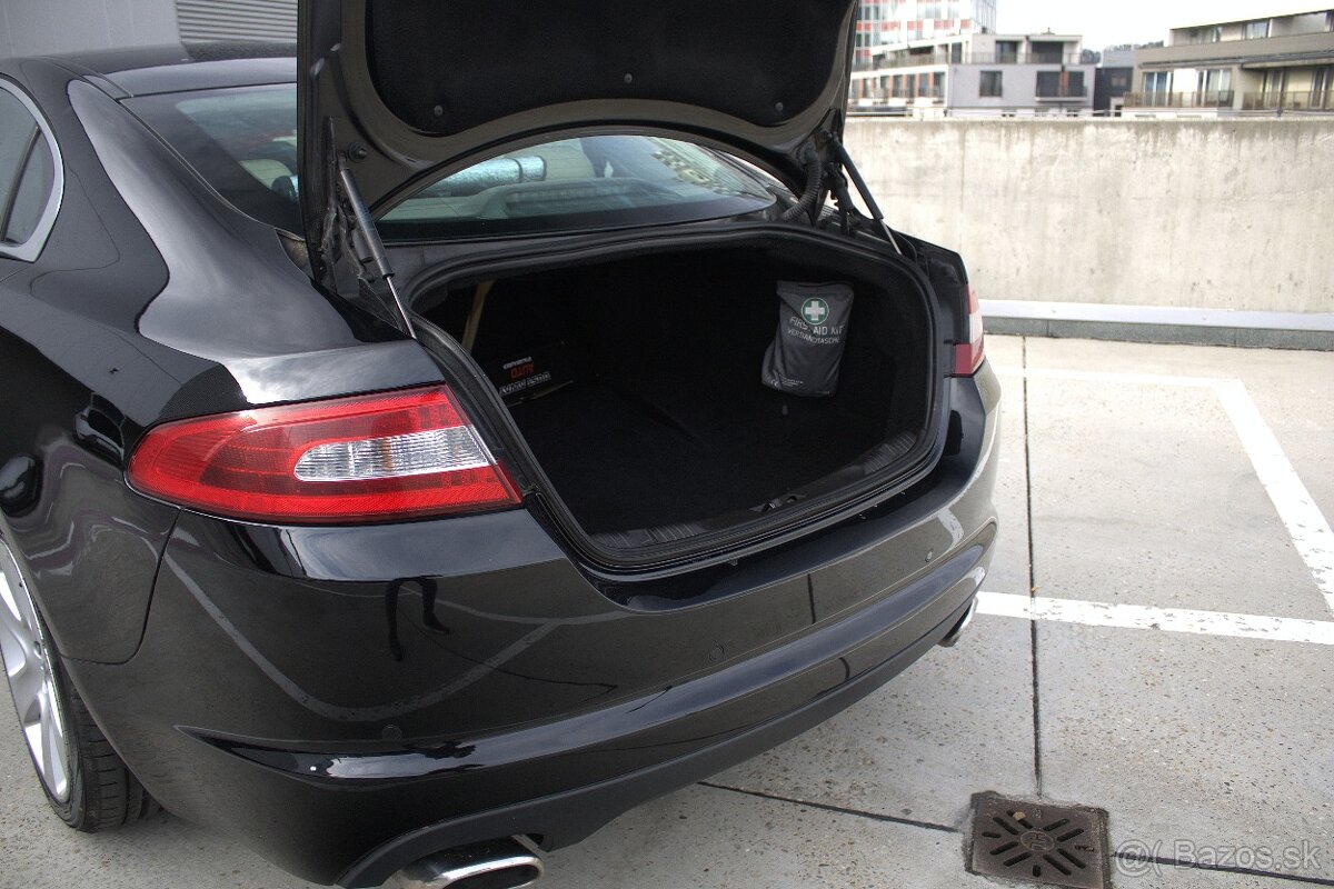 Jaguar F-Pace 2.0 I4 300k Prestige AWD AT8 - 20