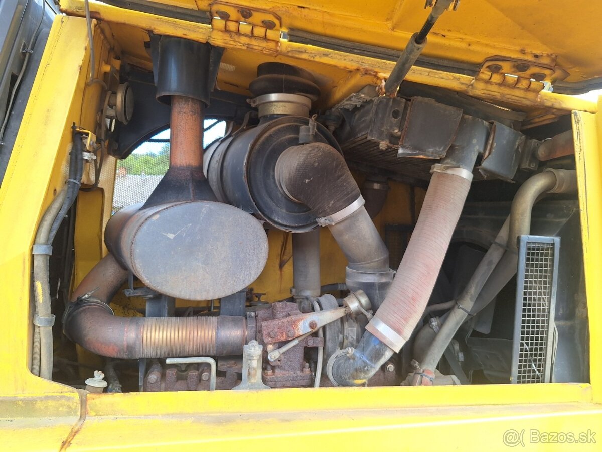 NEW HOLLAND D150 - 20