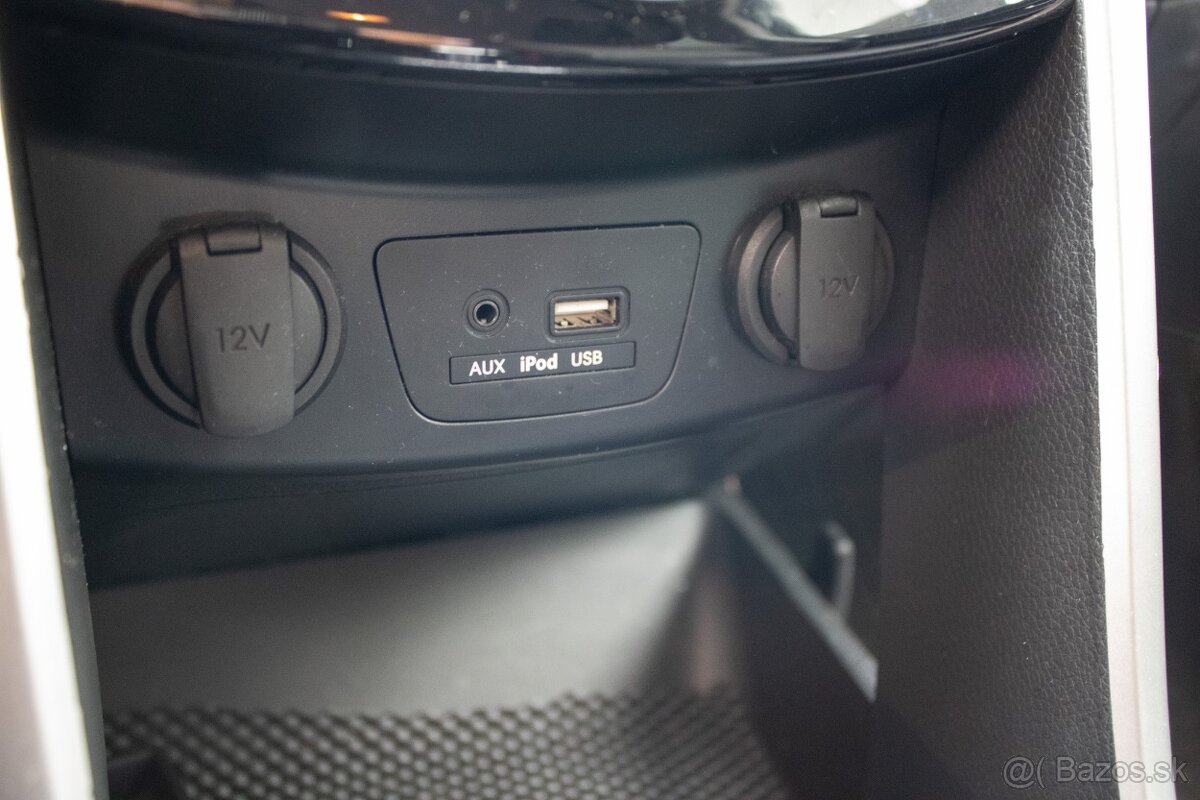 Hyundai i30 CW 1.6i CRDi VGT Family - 20