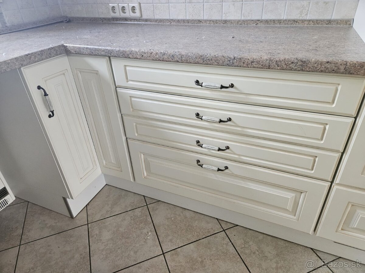Moderná kuchynská linka so spotrebičmi - 20