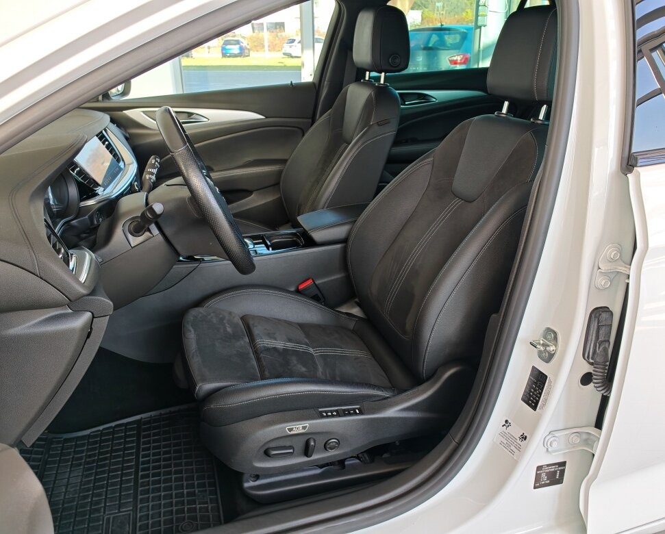 Opel Insignia ST 2.0 CDTi 128KW S Ultimate - 20