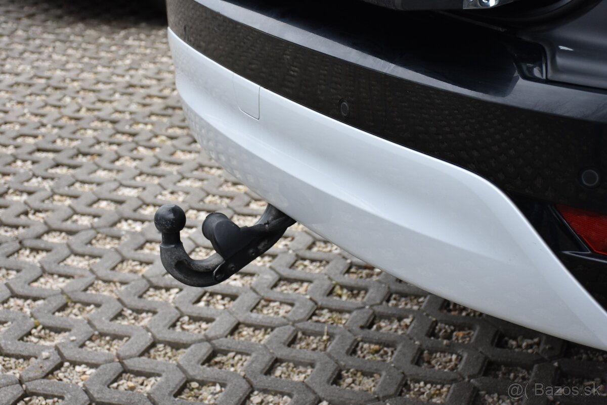 Land Rover Discovery D300 R_DYNAMIC HSE 7_MIESTNE SR 2021 - 20