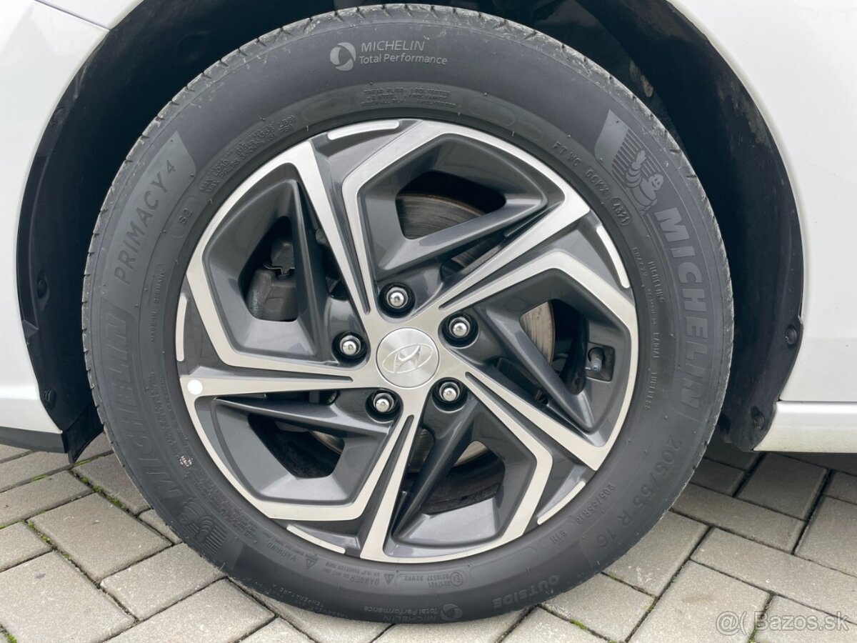 Hyundai i30 Com. 1.6CRDi ČR SMART+ 1.maj - 20