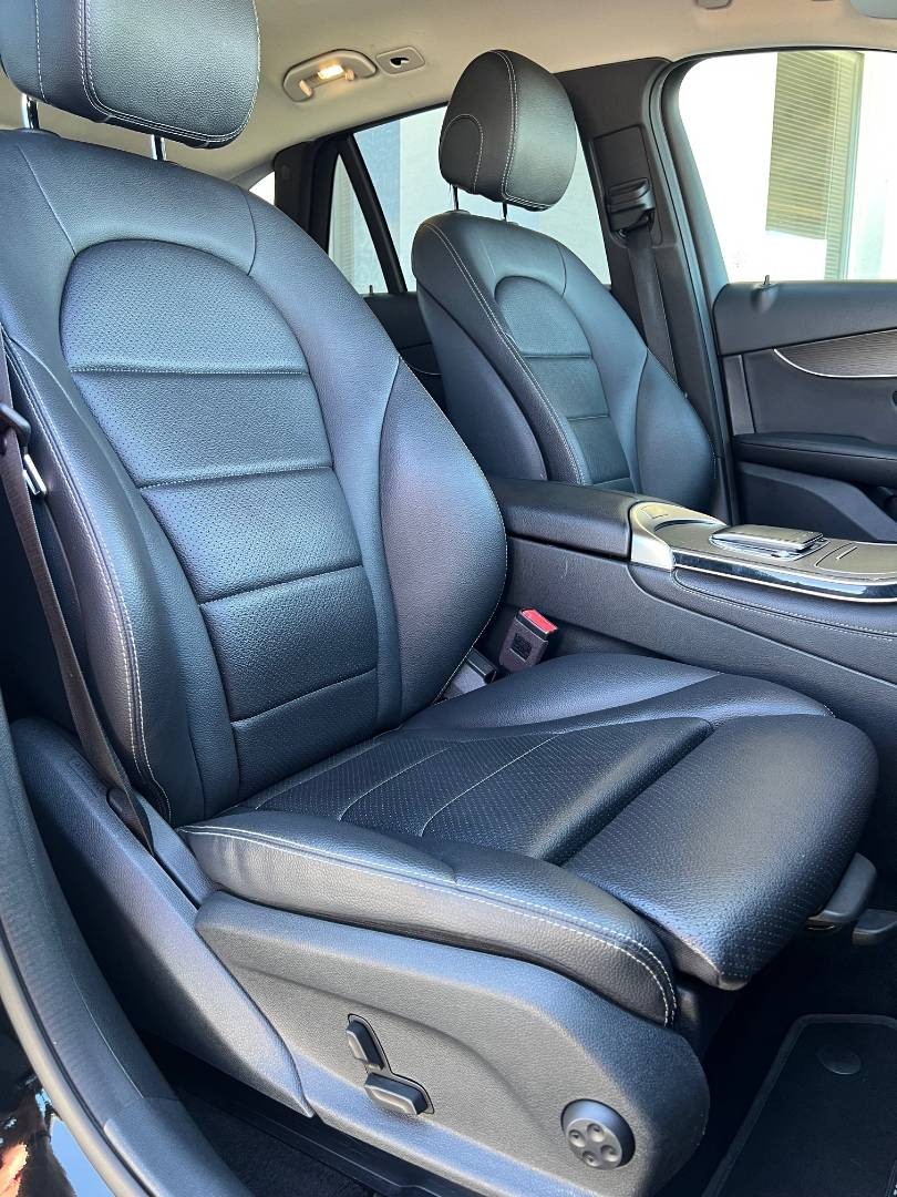 Mercedes-Benz GLC SUV 200 d 4MATIC A/T - 20